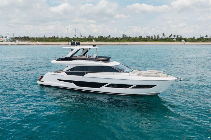 Ferretti 670
