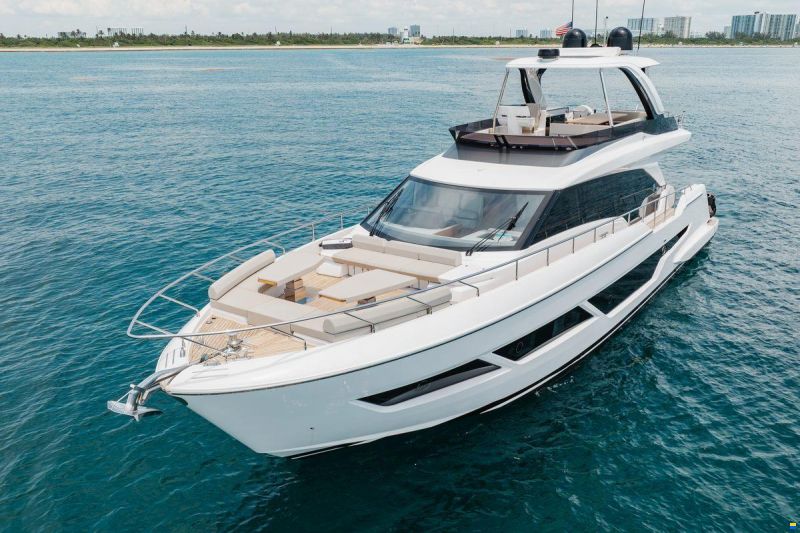 Ferretti 670
