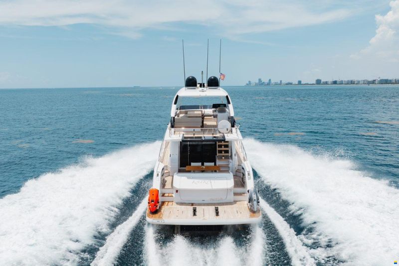 Ferretti 670