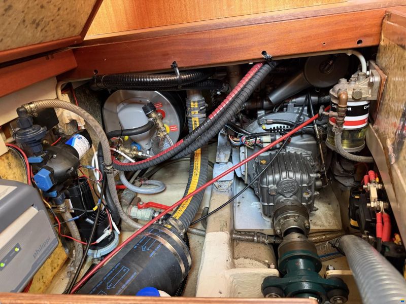 Olsen 38 Decksalon