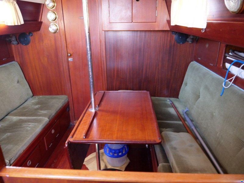 Hallberg-Rassy Mistral 33