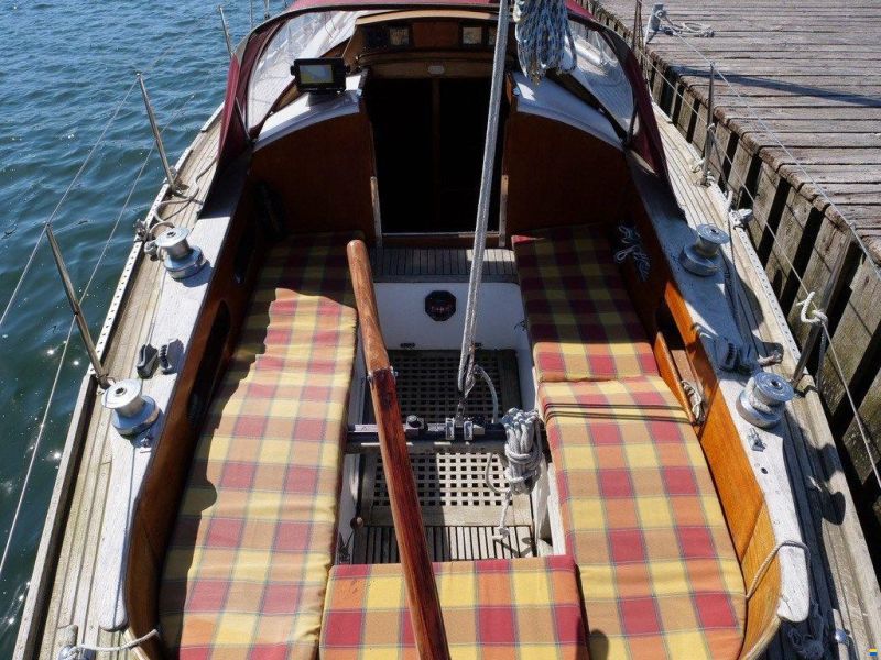 Hallberg-Rassy Mistral 33