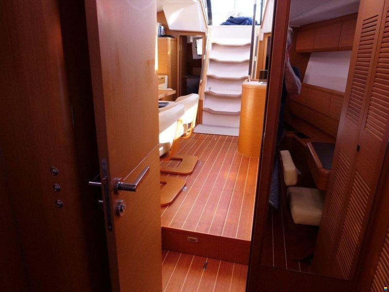 Jeanneau 57 Version 3 Cabin