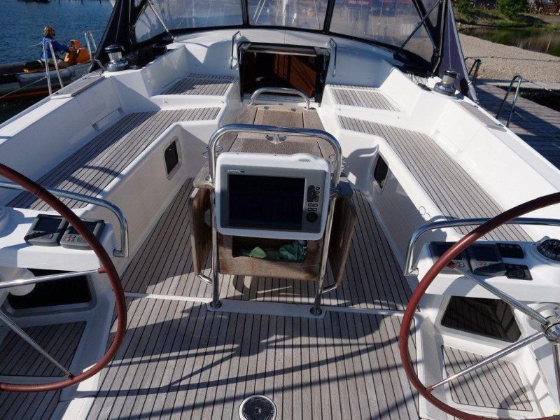 Jeanneau 57 Version 3 Cabin