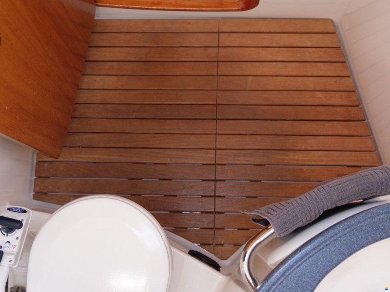 Bavaria 42 cruiser