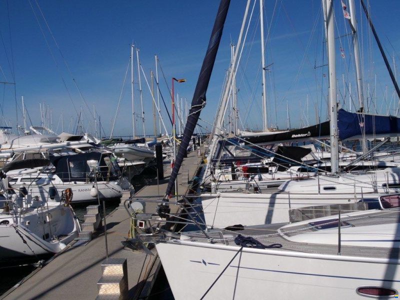Bavaria 42 cruiser