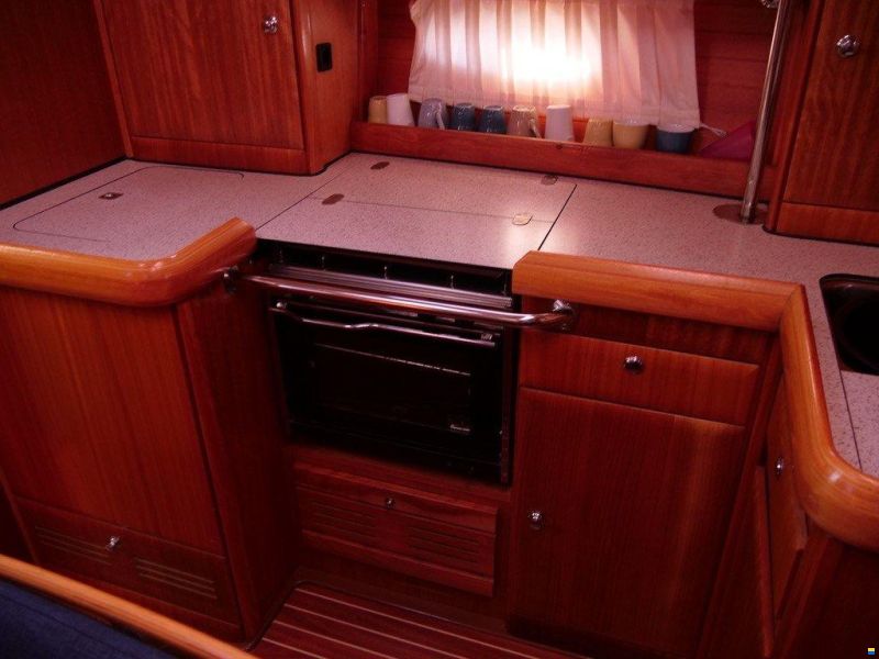 Bavaria 42 cruiser