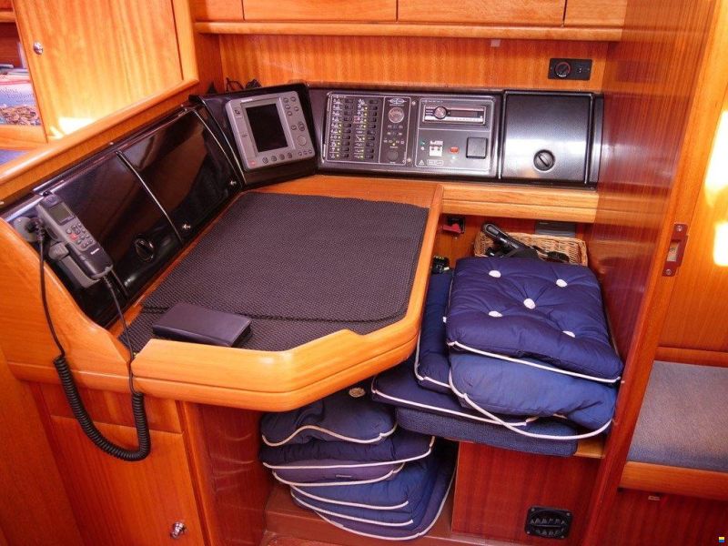 Bavaria 42 cruiser