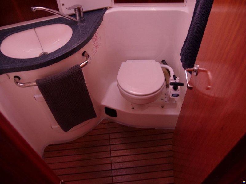 Bavaria 42 cruiser