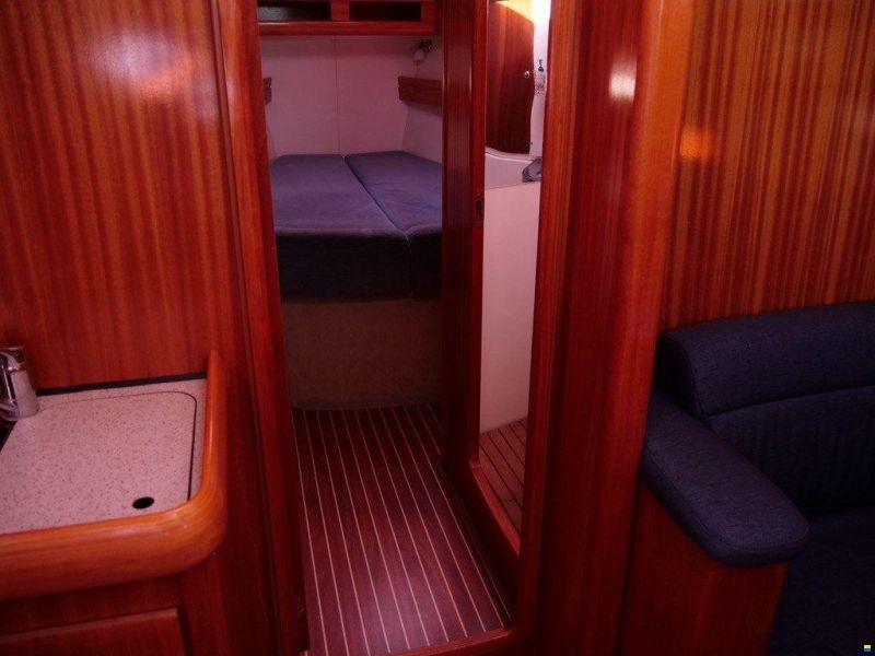 Bavaria 42 cruiser