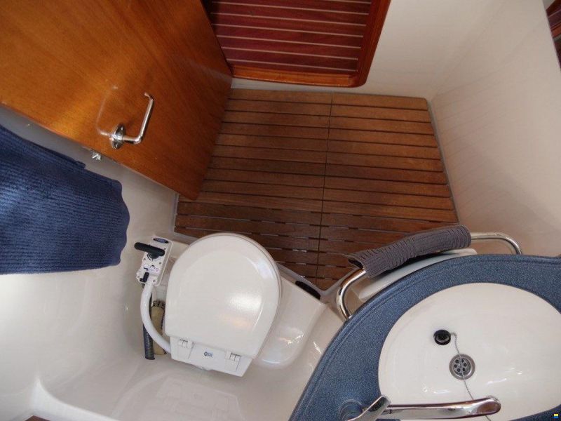 Bavaria 42 cruiser