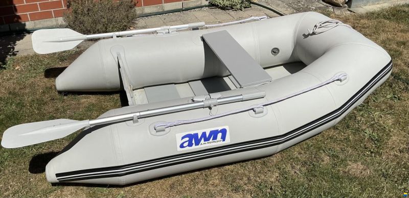 AWN 220 E