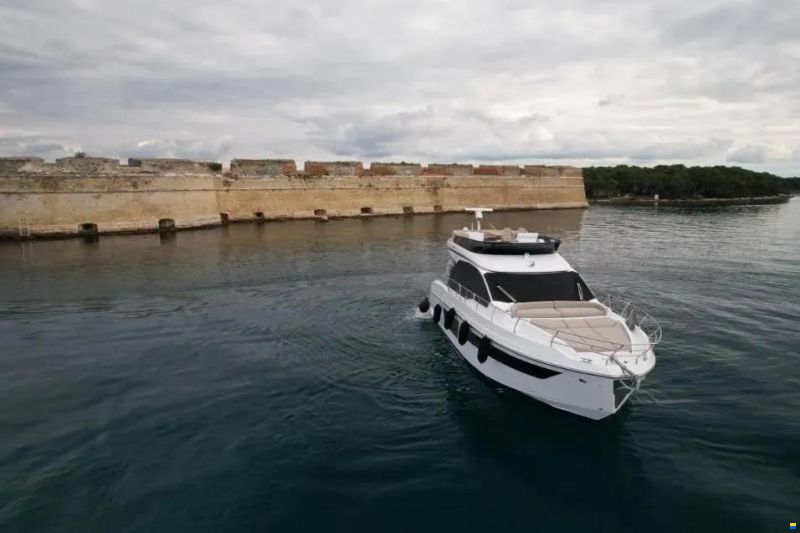Azimut 53 Fly, 2024