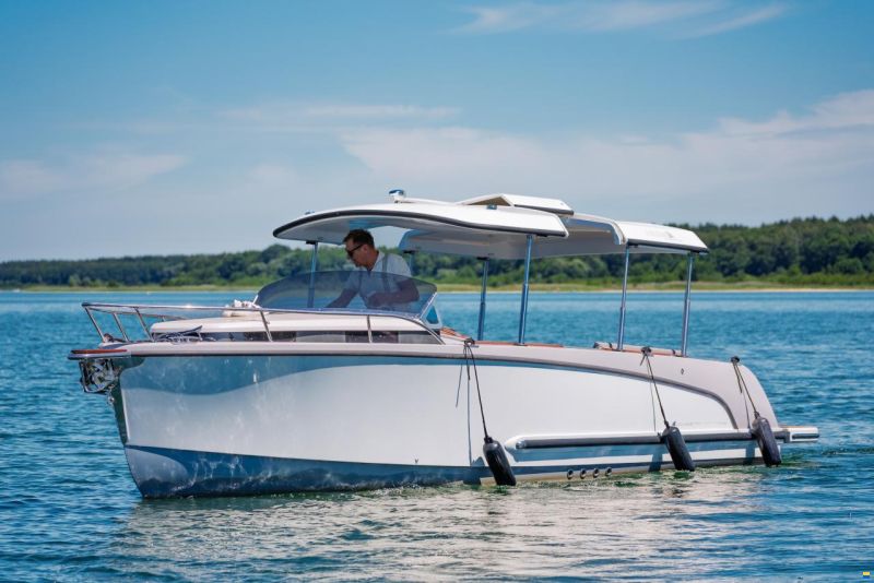 Alfastreet 23 Cabin electric
