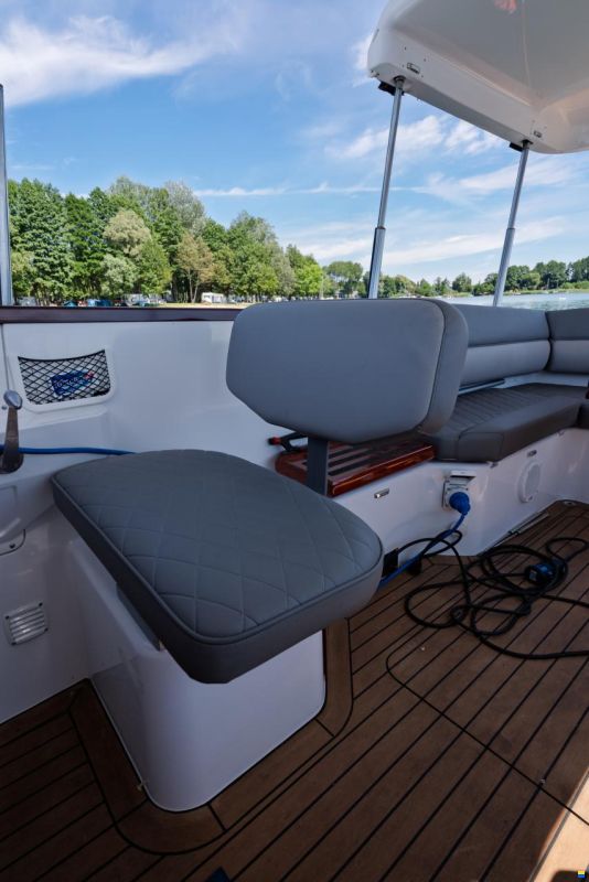 Alfastreet 23 Cabin electric