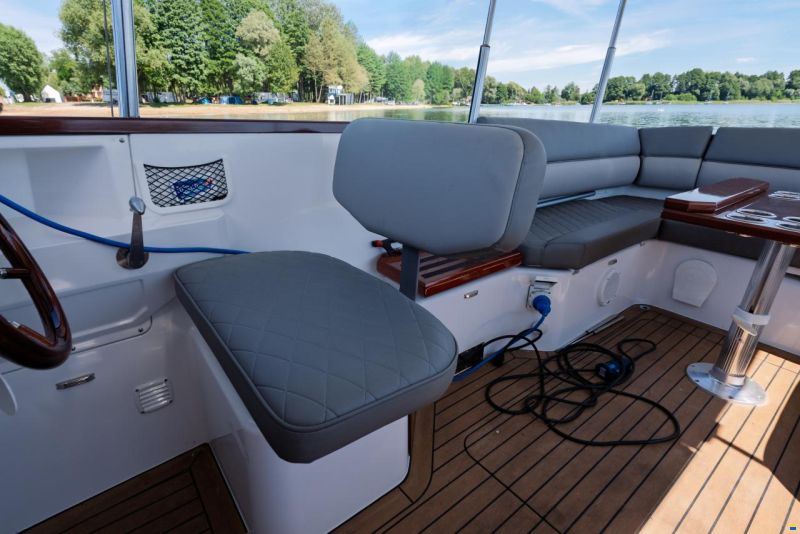 Alfastreet 23 Cabin electric