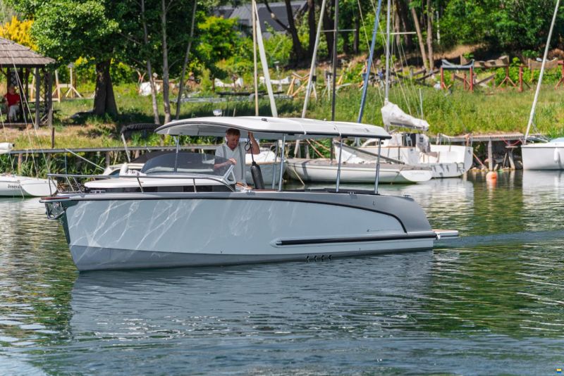 Alfastreet 23 Cabin electric