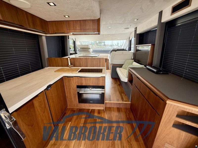 Galeon 460 fly