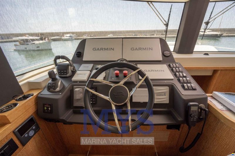 Sirena Yacht 58