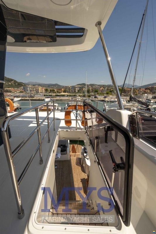 Sirena Yacht 58