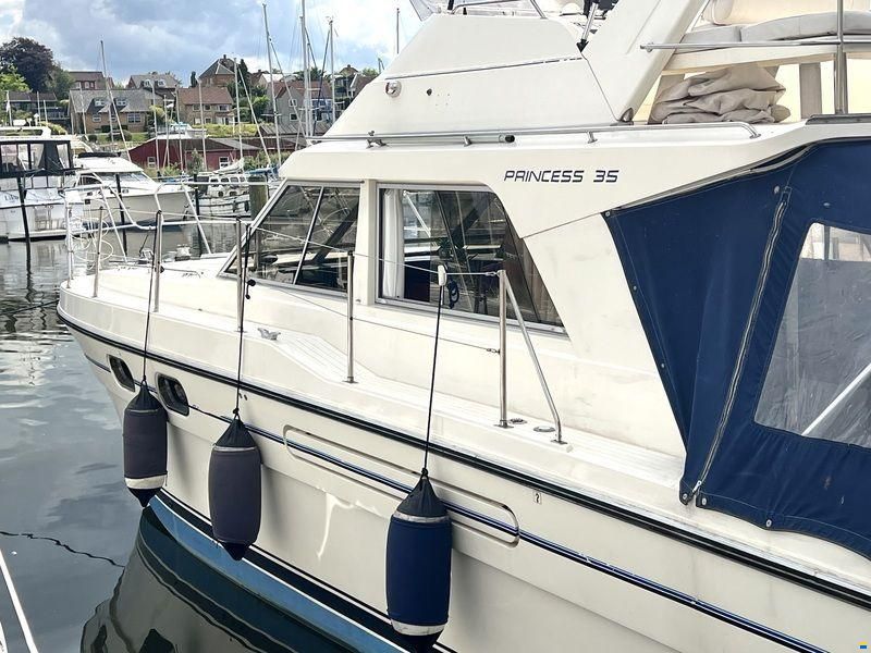 Princess 35 Fly