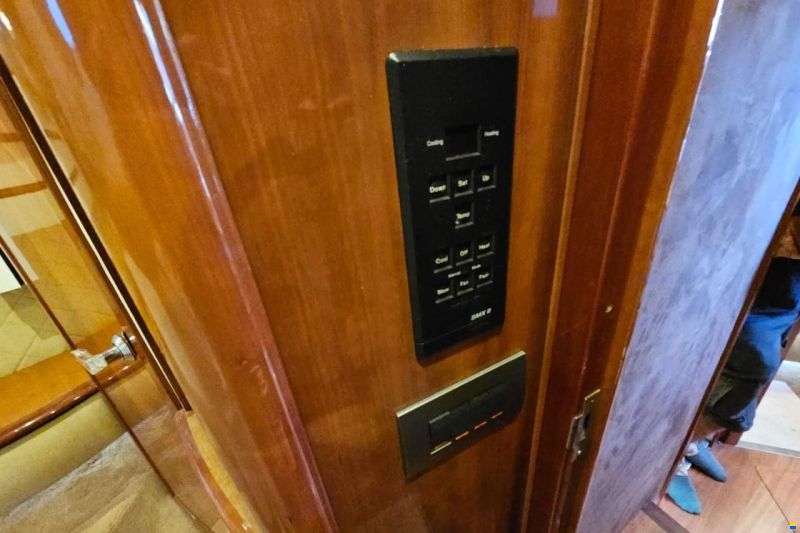 Azimut 46