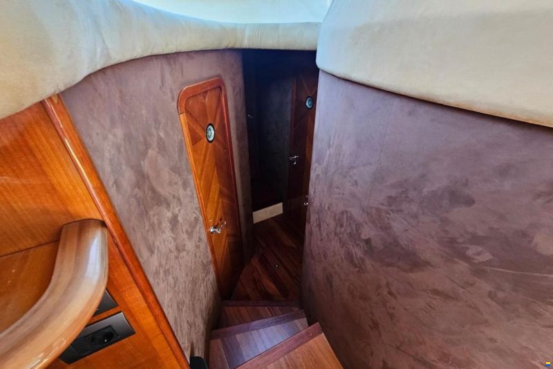 Azimut 46