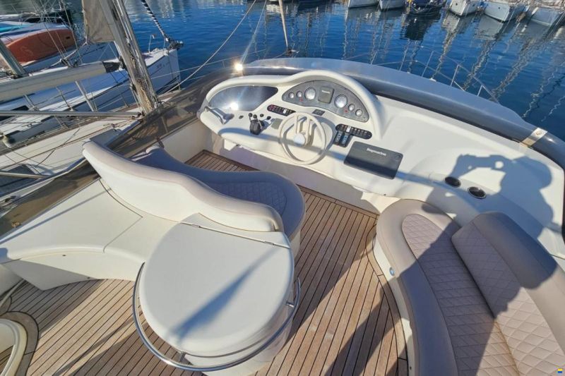 Azimut 46