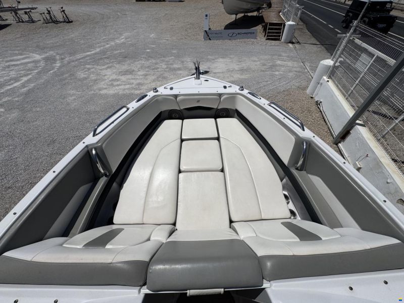Four Winns H260