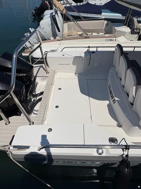 Axopar 28 T-TOP