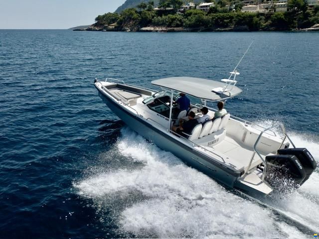 Axopar 28 T-TOP
