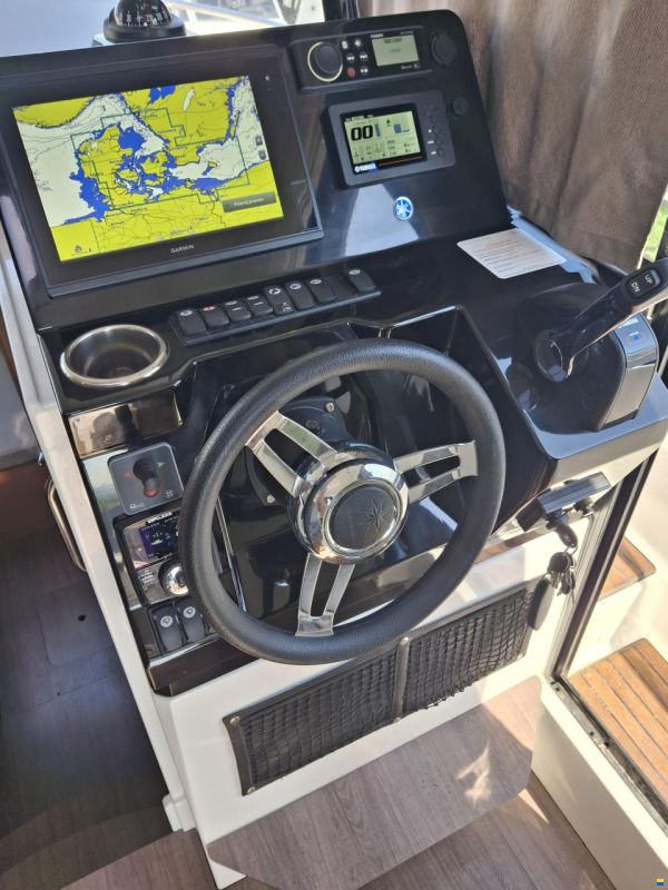 Jeanneau Merry Fisher 895