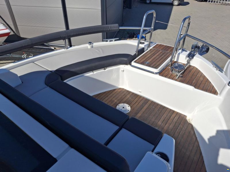 Jeanneau Merry Fisher 895