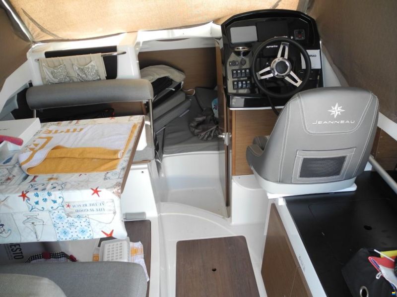 Jeanneau Merry Fisher 795
