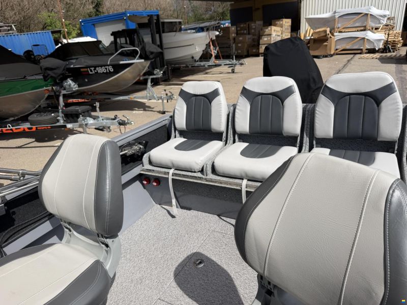 VBoats V50 Fish