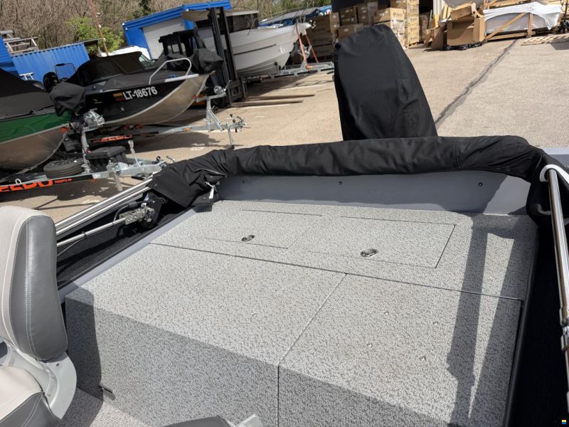 VBoats V50 Fish