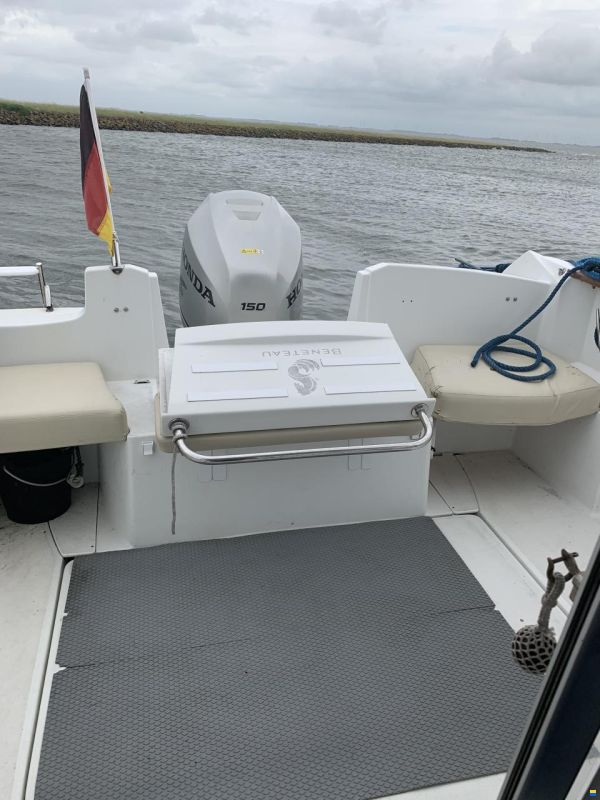 Beneteau Antares 750