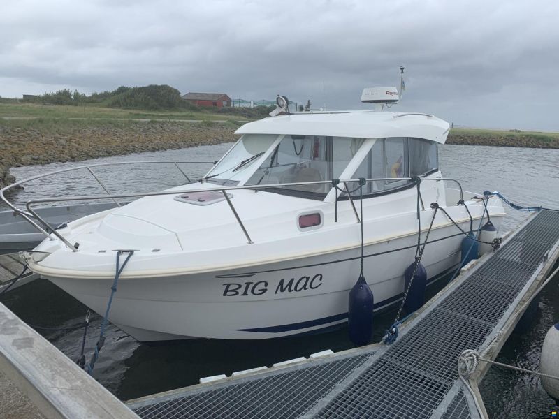 Beneteau Antares 750