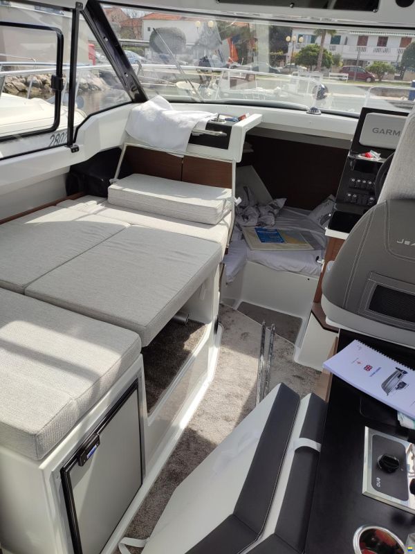 Jeanneau MF 795 S2