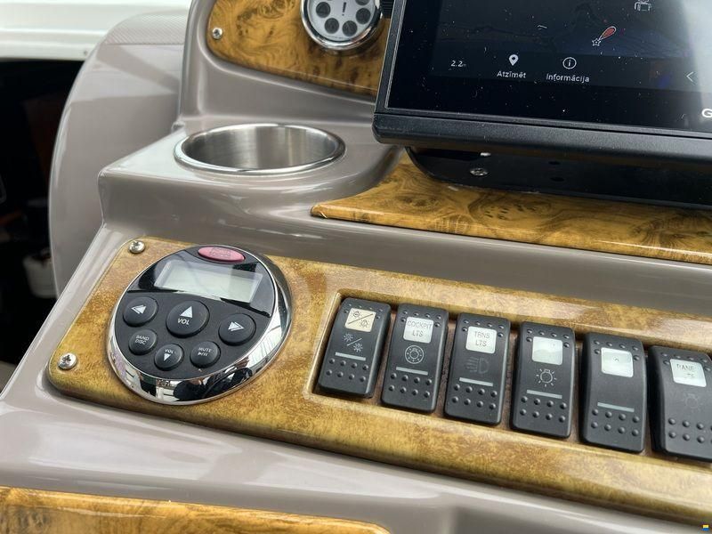 Rinker 280 Express