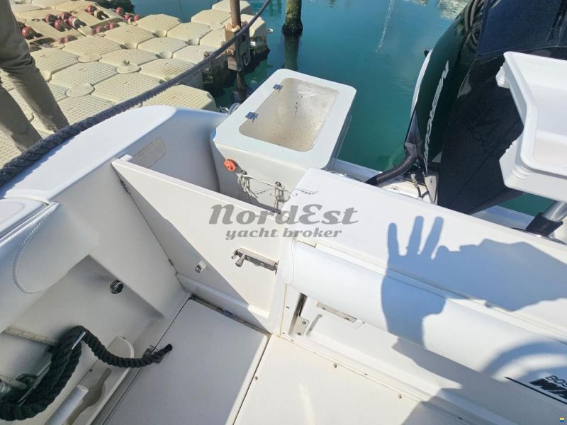 Boston Whaler 240 Outrage