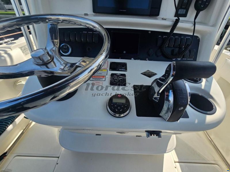 Boston Whaler 240 Outrage