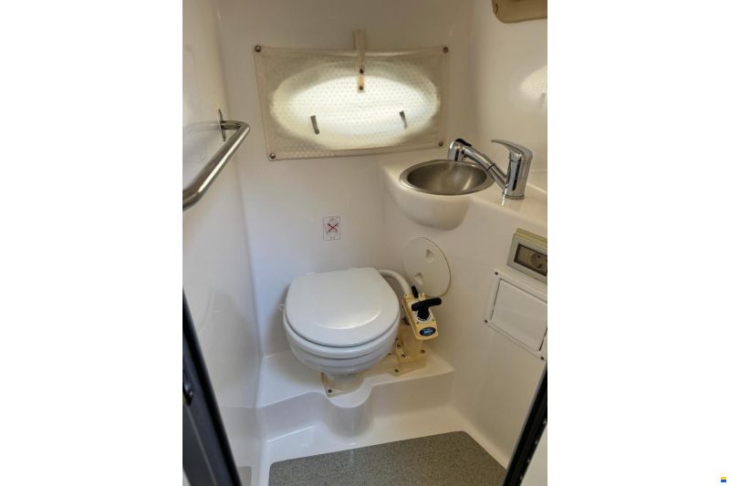 Rinker 260 Express Cruiser