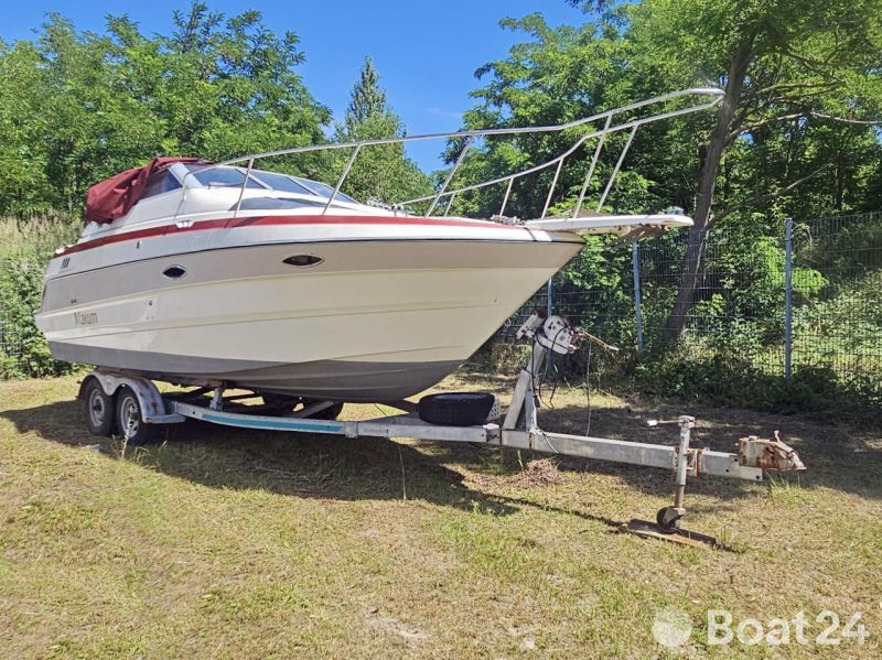 Maxum 2300 SCR