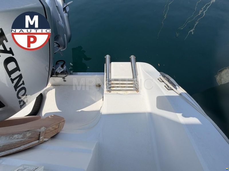 Ranieri Shadow 26