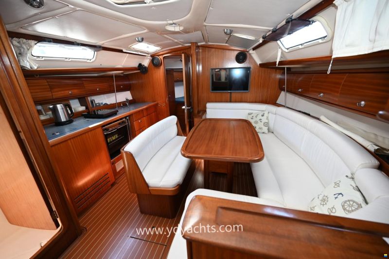 Bavaria 38