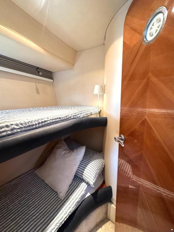 Azimut 46