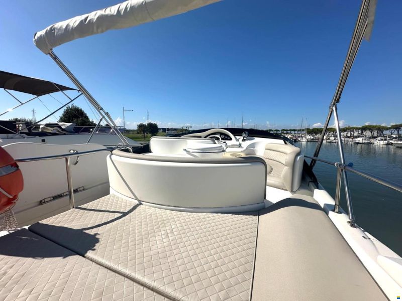 Azimut 46