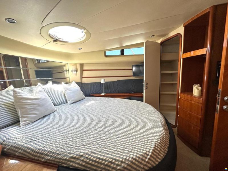 Azimut 46
