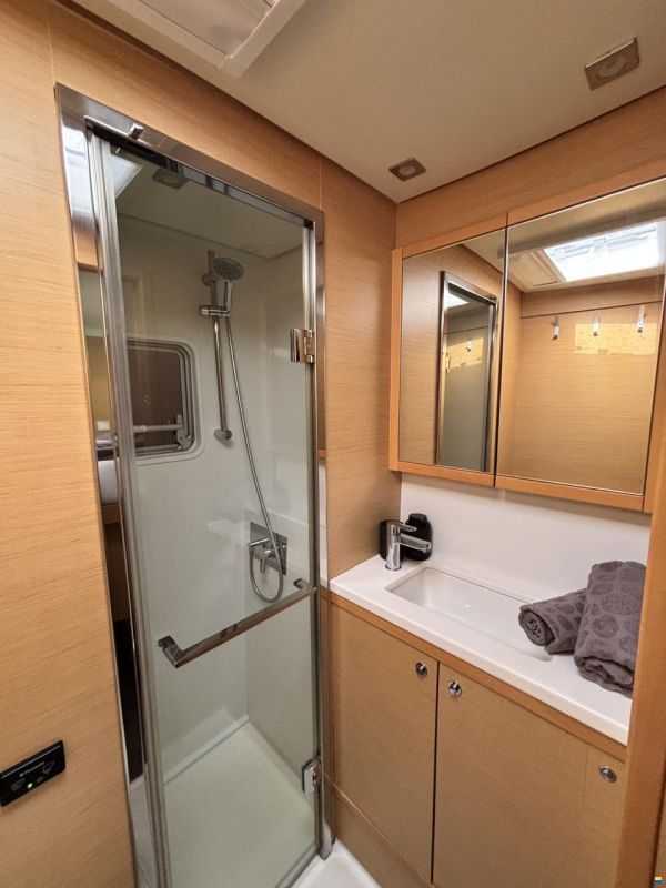 Lagoon 52F